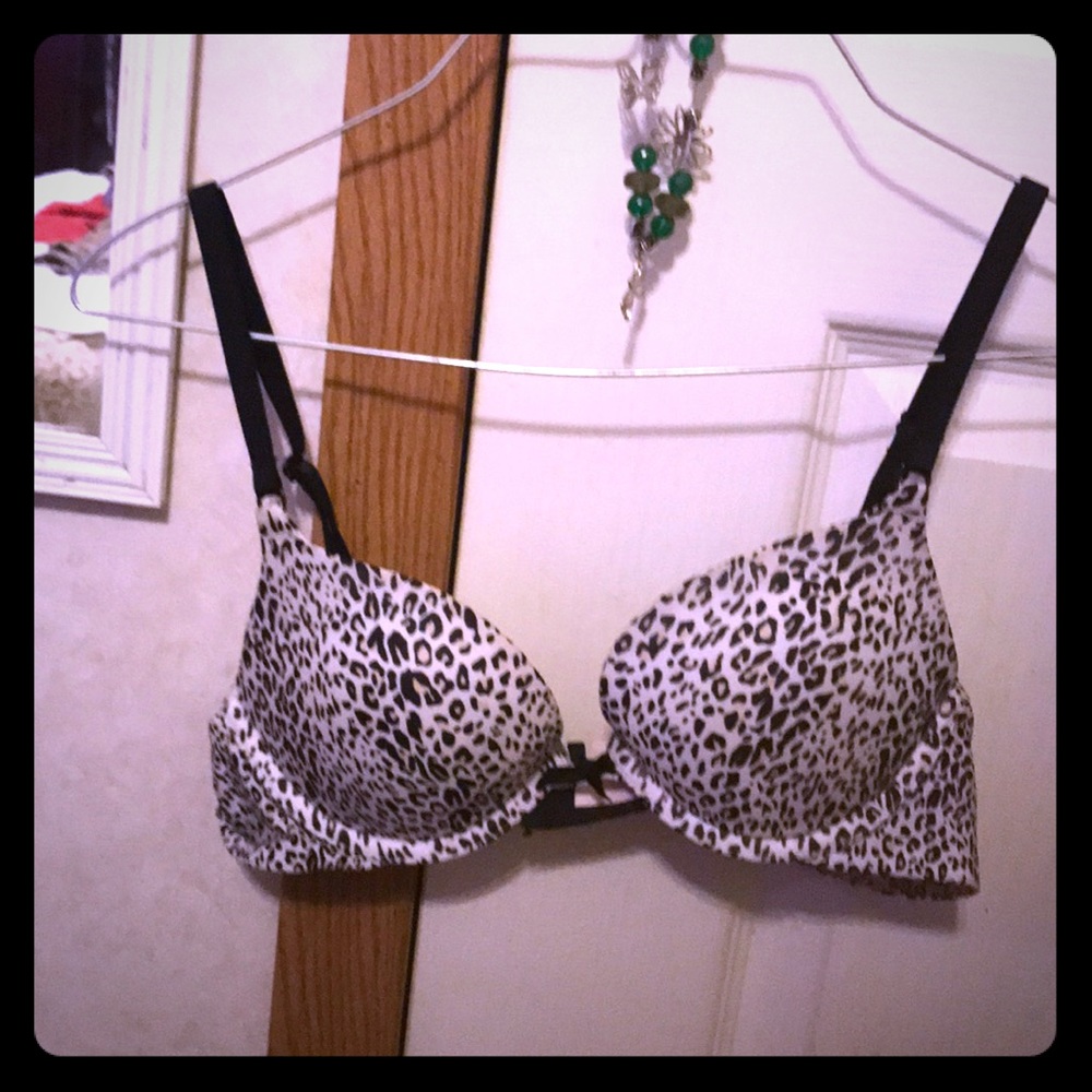 White leopard print Victoria’s Secret Bra